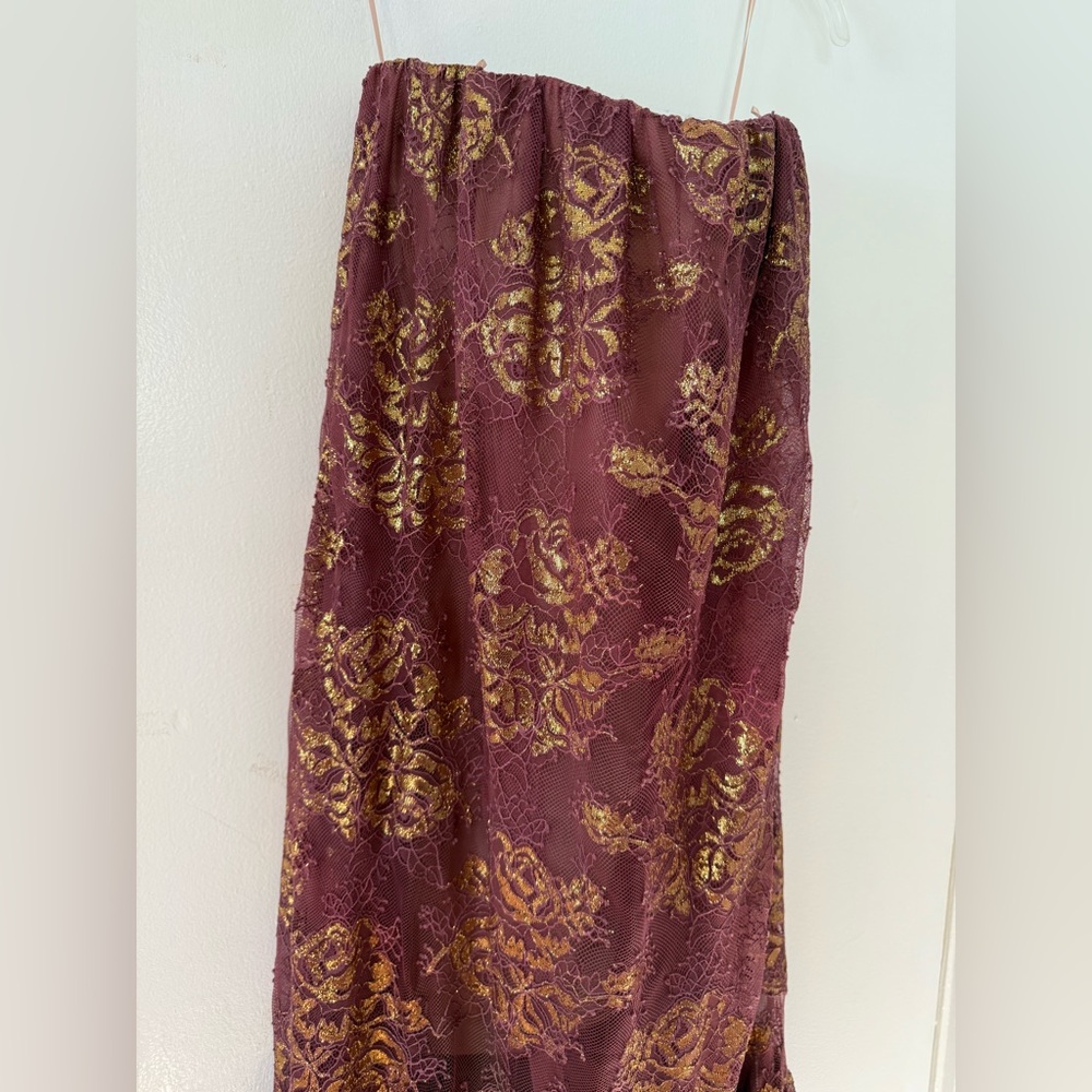 NWT Helsi Cara Strapless Lace Dress in Pink Mauve and Gold. Medium. - Picture 4 of 12